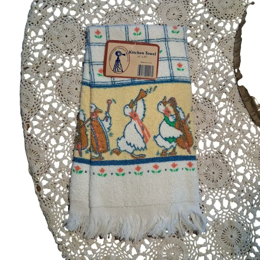 Vintage Cannon new old stock kitchen towel goose geese playing music USA 16x25